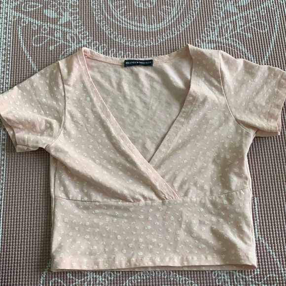 Brandy Melville Crop top - Picture 1 of 1